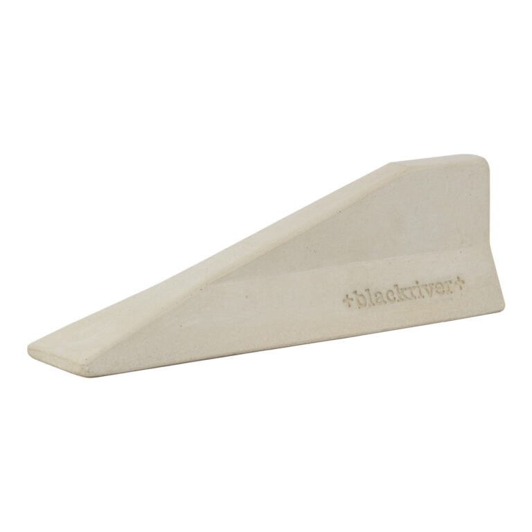 Concrete figure for fingerboarding Blackriver Barrier low to high